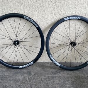 PAIRE DE ROUES - 1