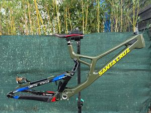 Cadre Santa Cruz V10 DH - 1