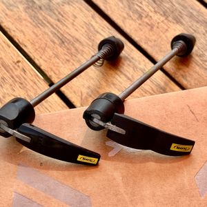 Serrages rapide MAVIC - roue arrière 9X135mm - 1