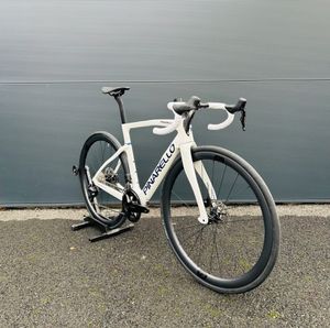 Pinarello F5 Disc Neuf – Shimano 105 Di2 – Roues C... - 1