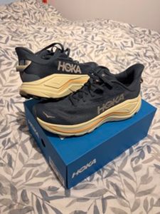 Hoka Challenger 8 - 1