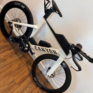 Vélo triathlon Canyon Speedmax CF 8 Disc Di2  - 1