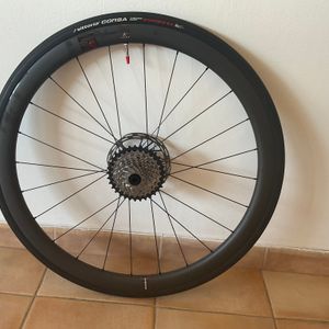 Paire de roues carbone  réserve 34/37 pack ,pneu v... - 1