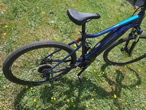 Vélo à assistance électrique (VAE) hybride Giant L... - 1
