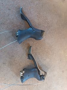 Manettes Shimano Ultegra 2 plateaux  10 Vitesses - 1
