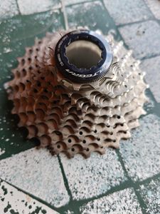 cassette shimano ultegra 11/30    11 vitesses  - 1