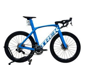Trek Madone SLR 9 Disc eTap P1 Carbon Vélo de Rout... - 1