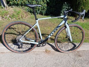 Vélo de Gravel CUBE - 1