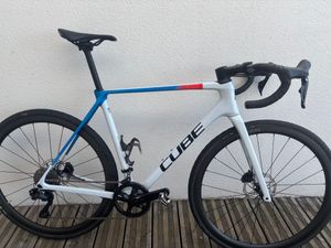 Vélo de cyclo cross Cube - 1