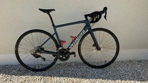 Vends vélo de route Specialized - 1