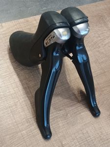 Manettes Shimano 105 ST-5800 2x11v - 1