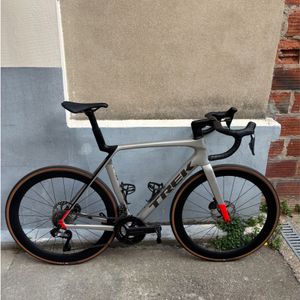 Trek Madone SL 7 Gen. 8 - 1