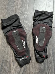 Genouillères Leatt AirFlex UltraLite Noir Taille M... - 1