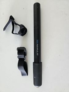 Pompe à vélo BTwin 300 + attache cadre - 1