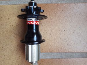 Moyeu disque 6T - 135 QR 9 mm - 9/10/11V - 1