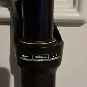 Fourche Rockshox Sector 150mm - 1