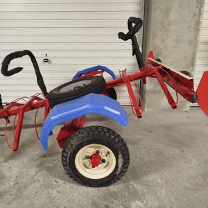 VENDS REMORQUE 6 VELOS AVEC ROUE DE SECOURS - 1
