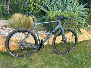 Gravel Canyon Grizl CF SL 7 eTap (XL) - 1