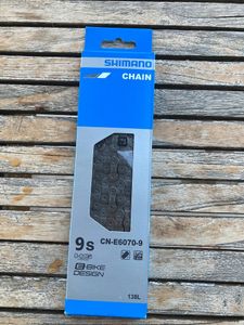 chaine SHIMANO 9 V. CN-E6070-9 138 L  + plaquettes... - 1