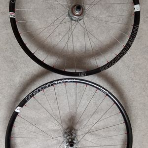 paire de roues AMERICAN CLASSIC WIDE LIGHTNING 27.... - 1