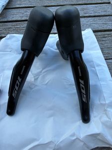 PAIRE DE LEVIERS SHIMANO 105 DI2 - 1