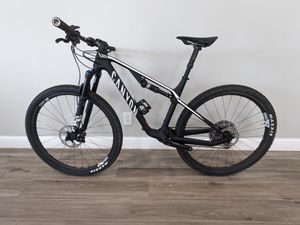 Canyon Lux CF7 2021 - Deore XT - Taille M - Carbon... - 1