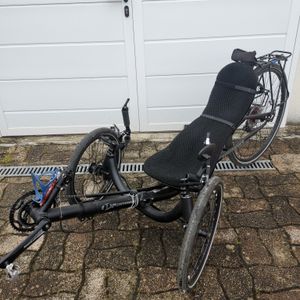 Tricycle performer  - 1