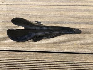 Selle carbone ultra light  - 1
