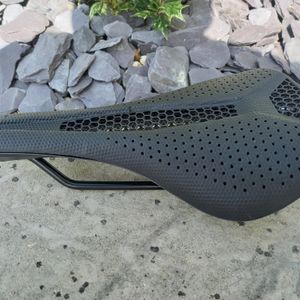 Selle specialized 3D miror Phenom 143 neuve  - 1