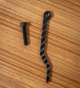 patte carbone neuve anti deraillement derailleur a... - 1