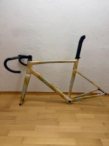 Cadre Specialized - 1