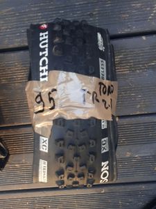 PNEU VTT HUTCHINSON TORO 26 X 2.1 - 1