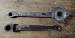 Pédalier ancien a clavettes 170mm acier en Bé - 1