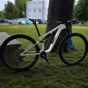 Specialized Epic 8 Pro - 1