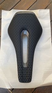 Selle RYET 3D carbone 245x135 - 1
