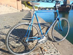 PEUGEOT Course Vintage Taille 60 remis à NEUF faço... - 1