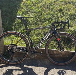 Vélo Factor Ostro Gravel carbone  - 1