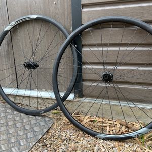 Paire de roues gravel alu tubeless ready - 1