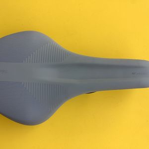 Selle neuve cube - 1