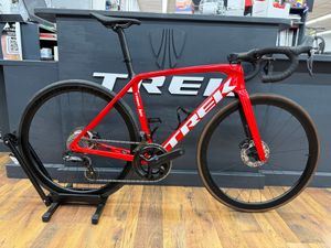 Trek Emonda SLR 7 couleur Segafredo - 1
