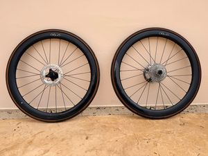 Roues Carbone OQUO RP45 LTD + Disques Ultegra + Ca... - 1